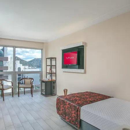 Arbatt فندق مرمريس