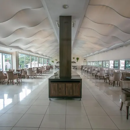 מלון Arbatt מרמריס